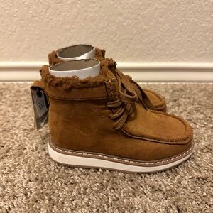 Cozy brown boys boots